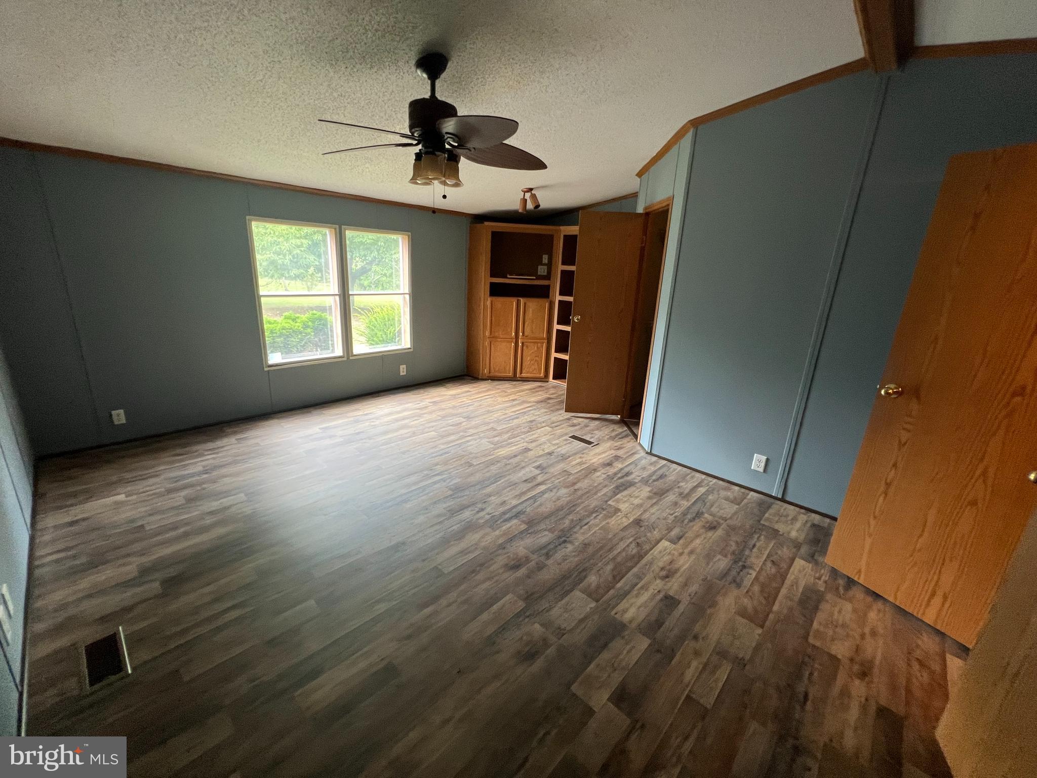 DUNMORE RIDGE PARK - Residential