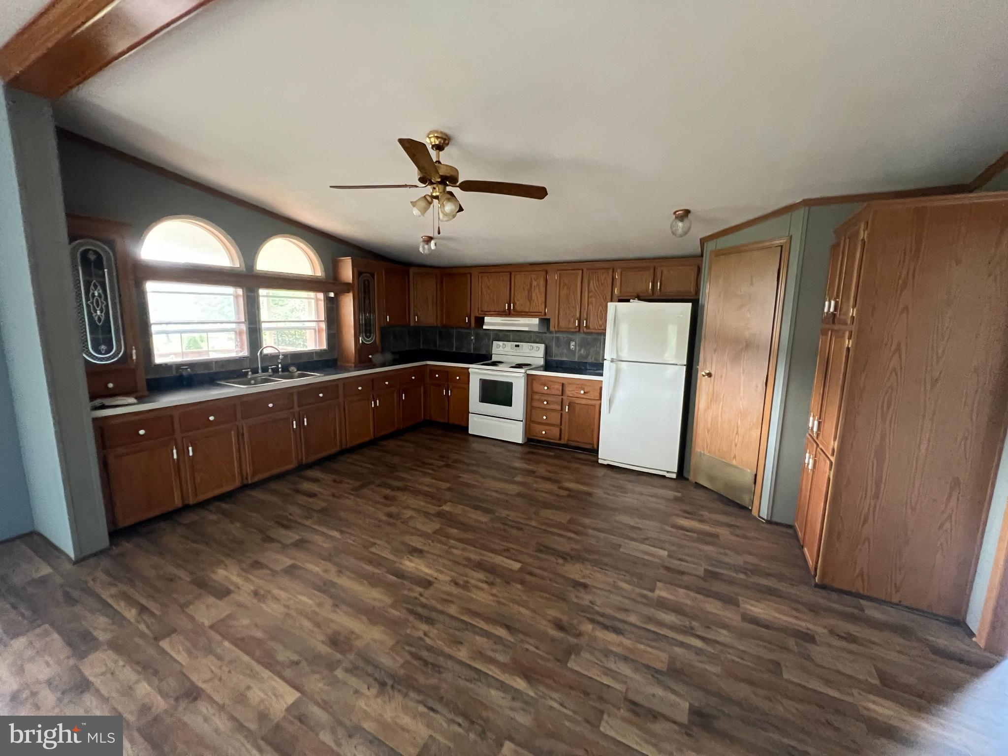 DUNMORE RIDGE PARK - Residential