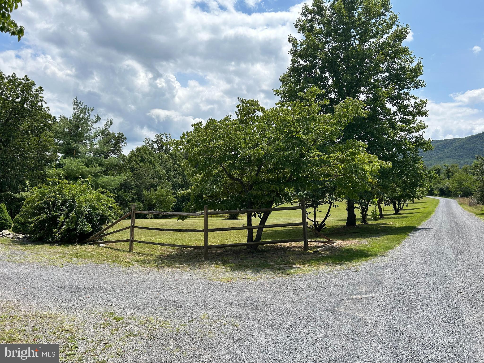 DUNMORE RIDGE PARK - Residential