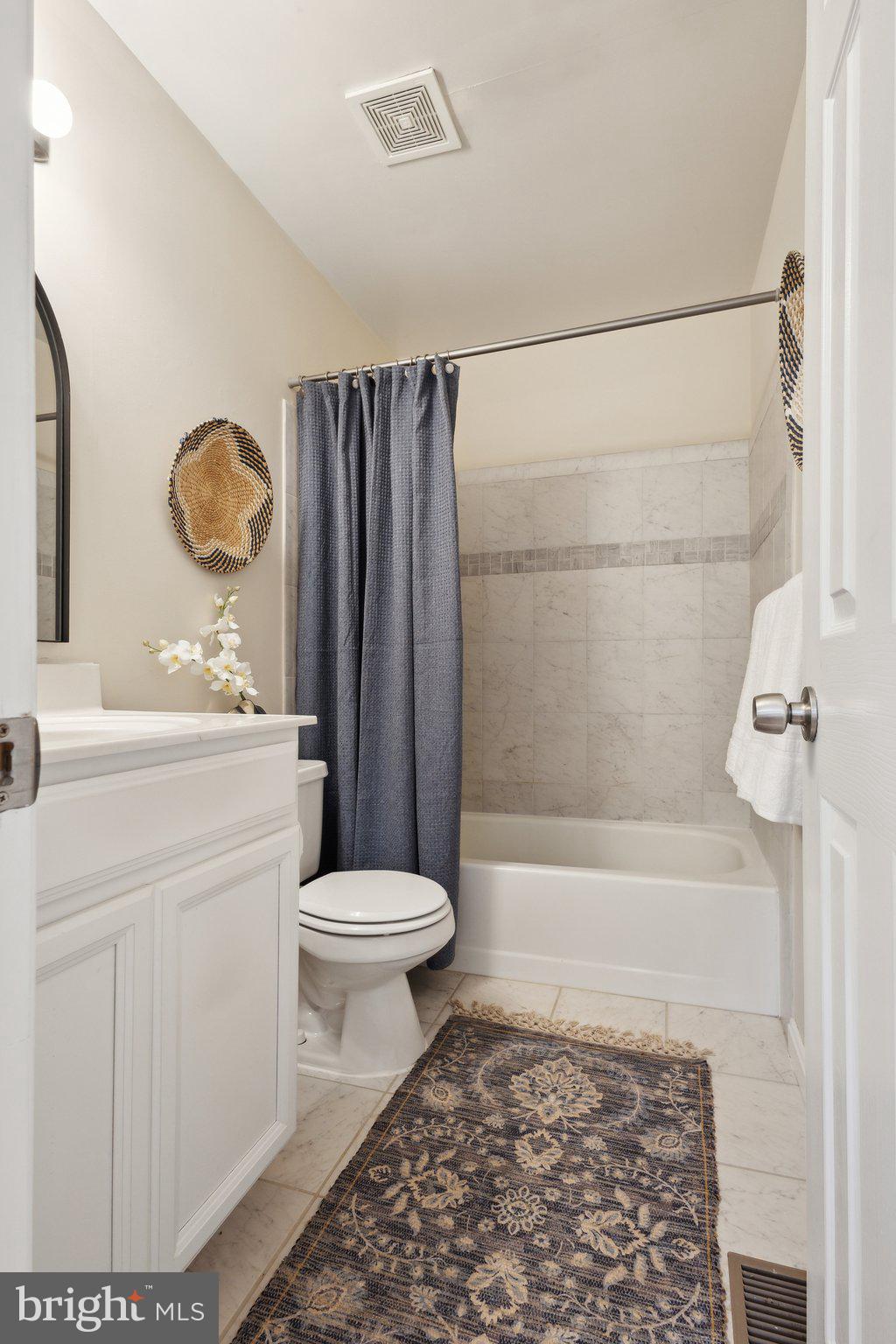 WILLIAMS CREEK TOWNHOUSE - Residential