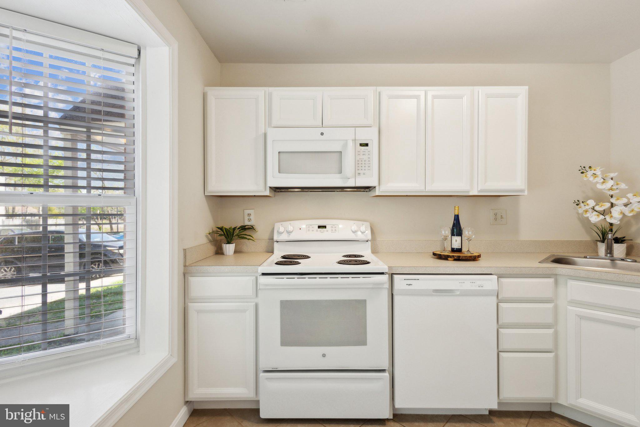 WILLIAMS CREEK TOWNHOUSE - Residential