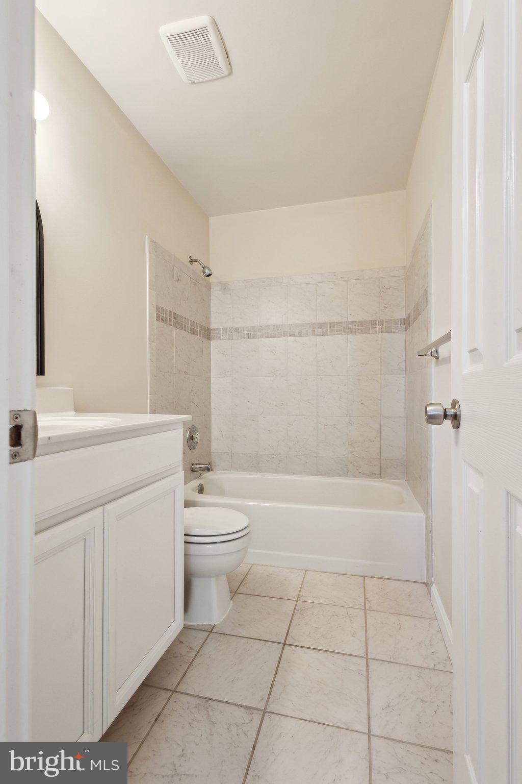 WILLIAMS CREEK TOWNHOUSE - Residential