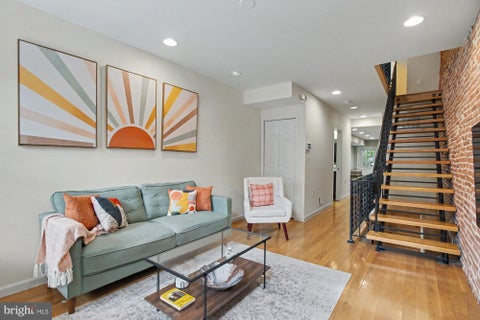 Townhouse For Sale - 916 S Curley Street<br/> BALTIMORE, MD 21224