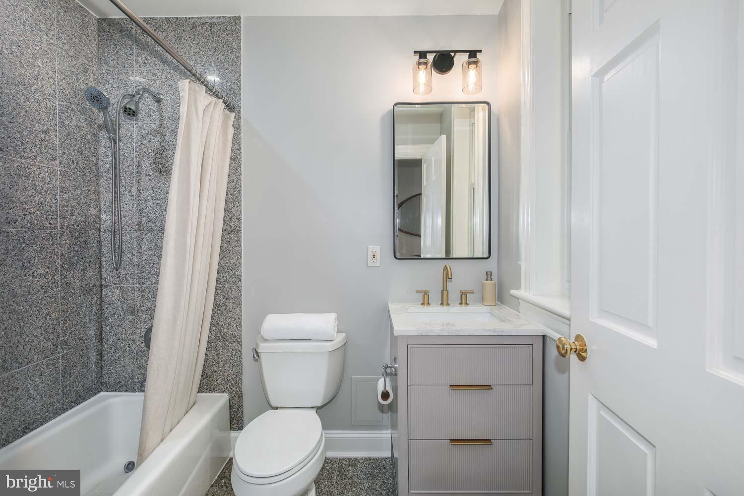LOGAN CIRCLE - Residential