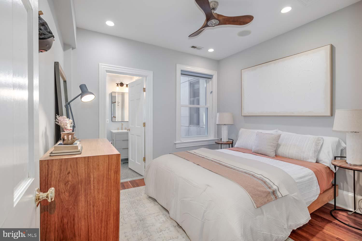 LOGAN CIRCLE - Residential