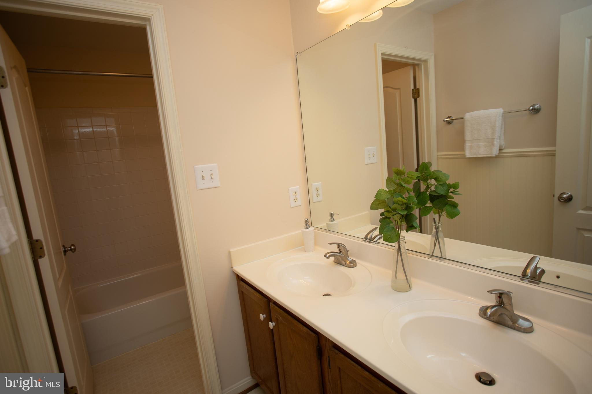 CARRIAGE CROSSING - Residential