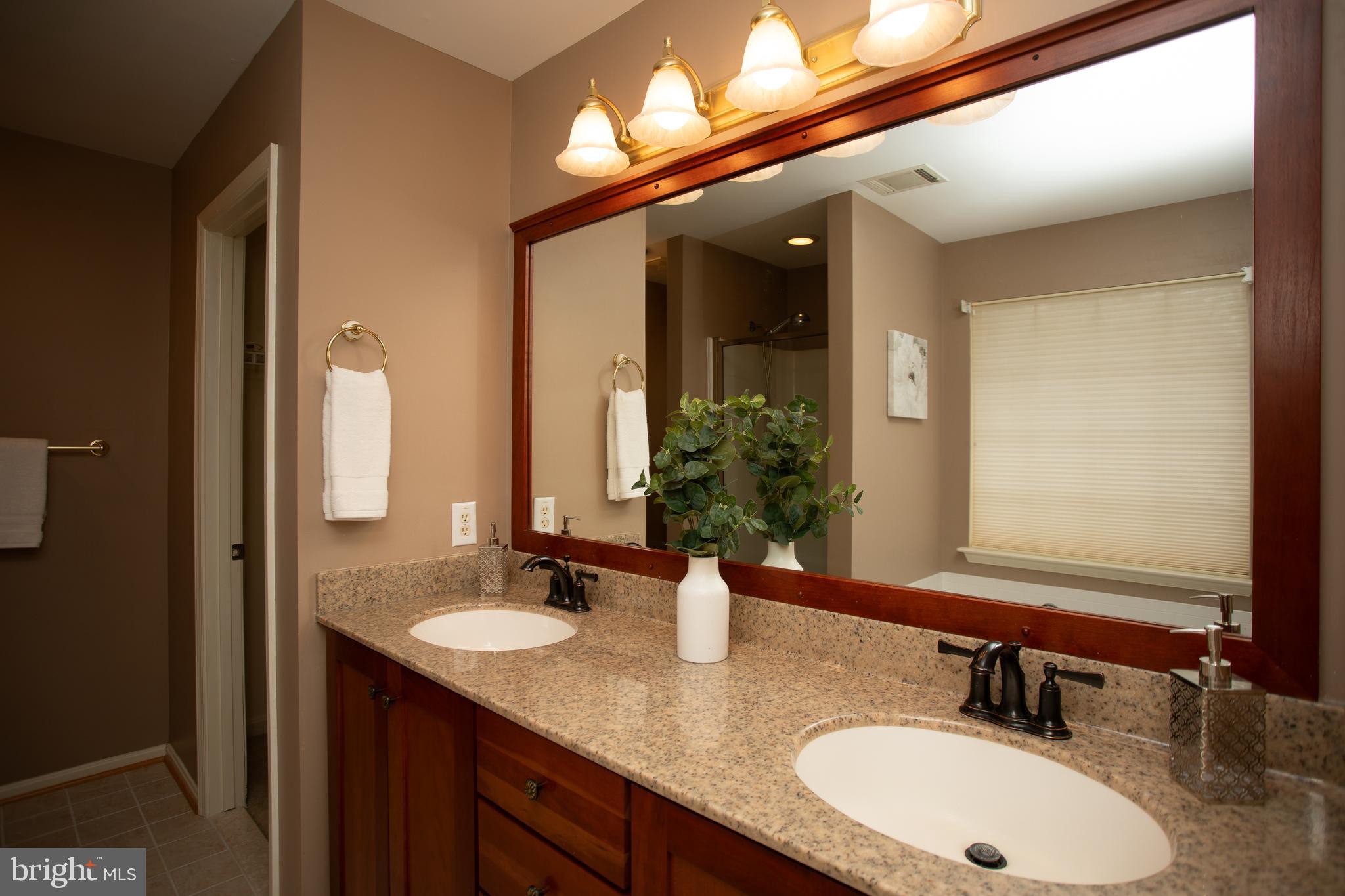 CARRIAGE CROSSING - Residential