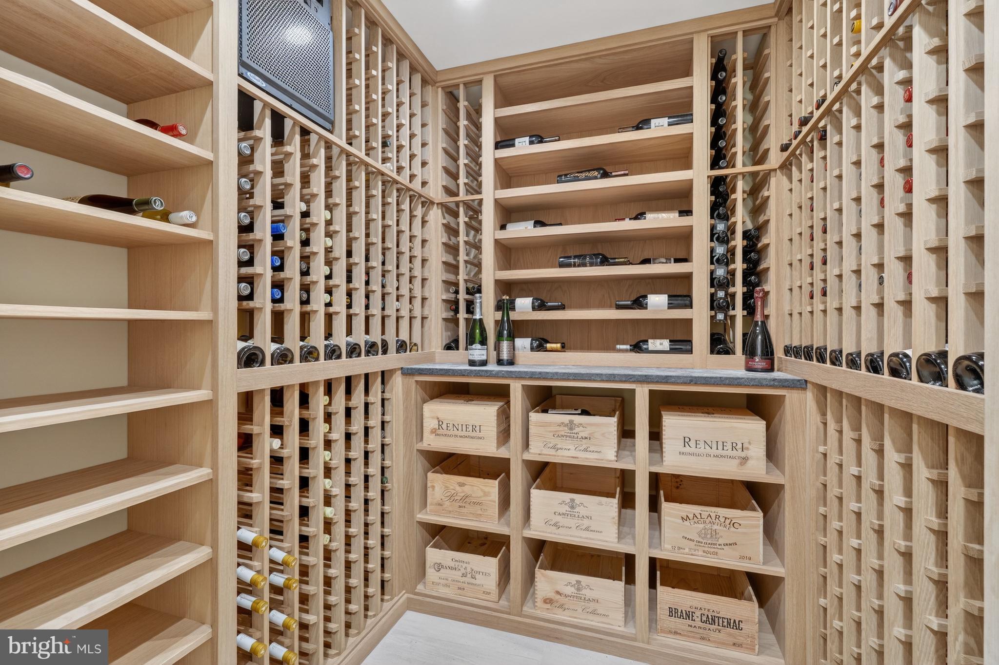 SALONA VILLAGE - Residential