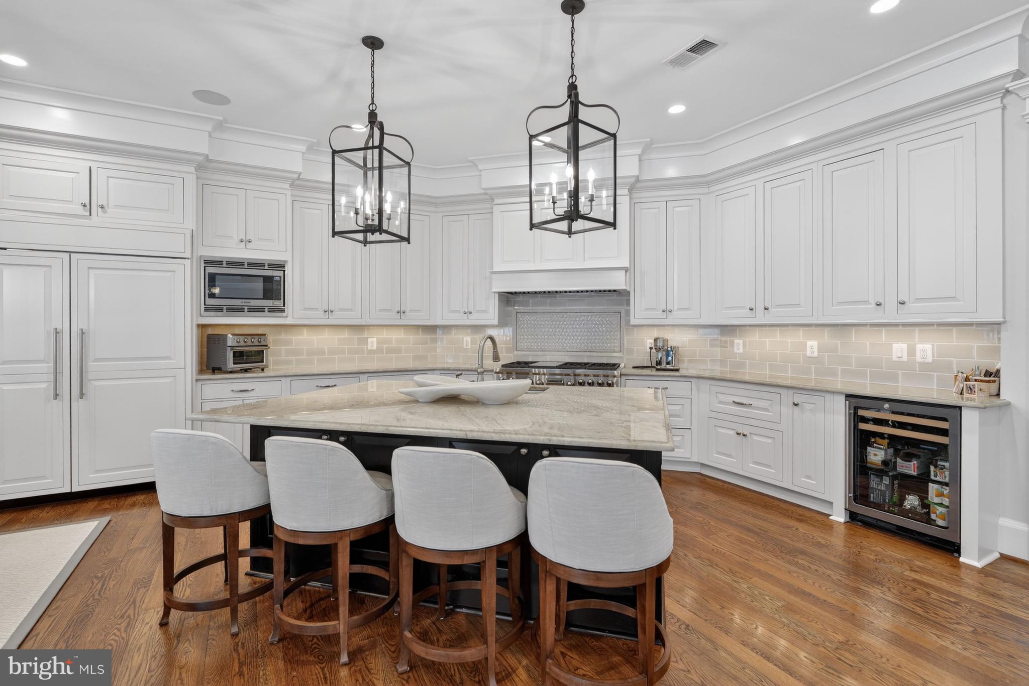 SALONA VILLAGE - Residential