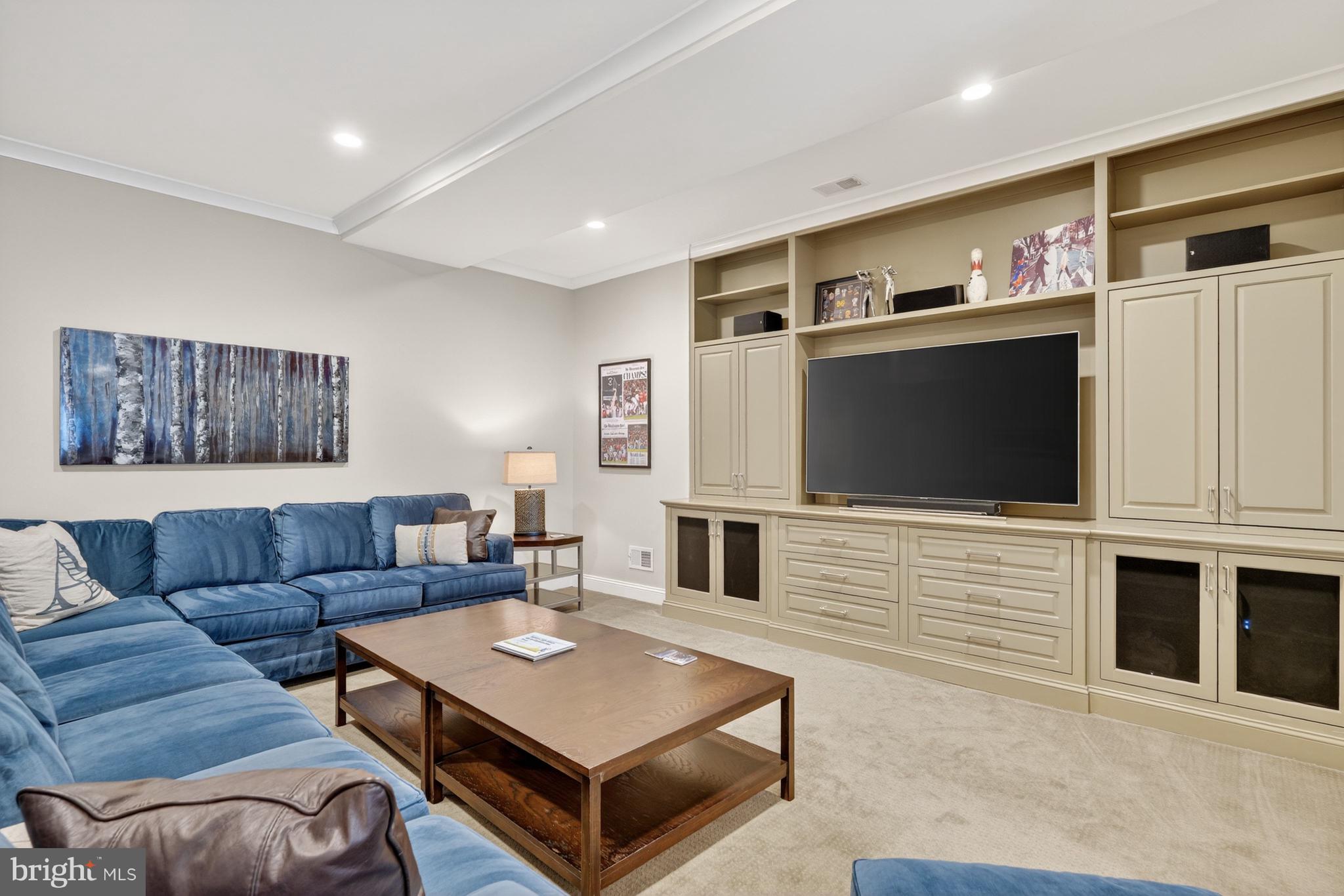 SALONA VILLAGE - Residential