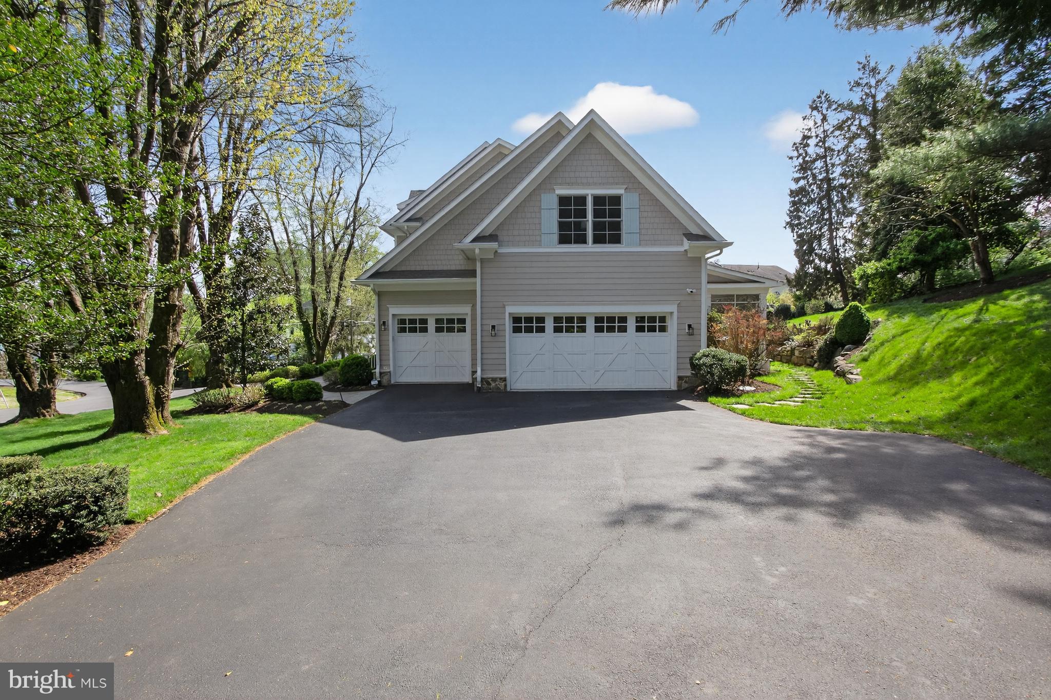 SALONA VILLAGE - Residential