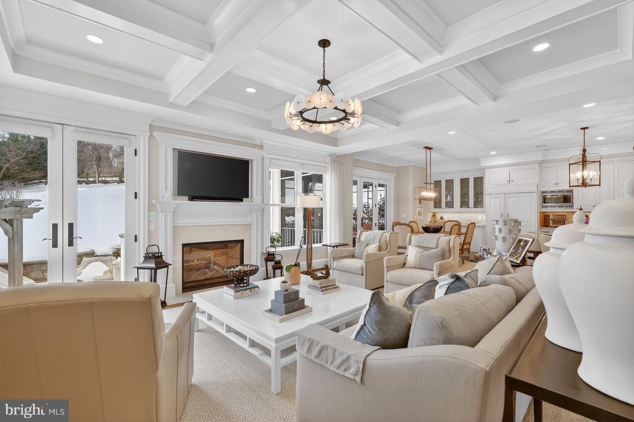 SALONA VILLAGE - Residential