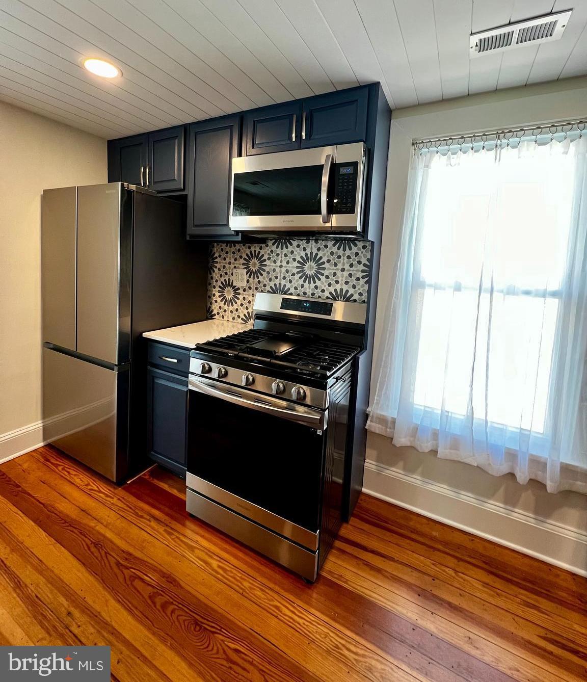 TOWN OF BERRYVILLE - Residential Lease