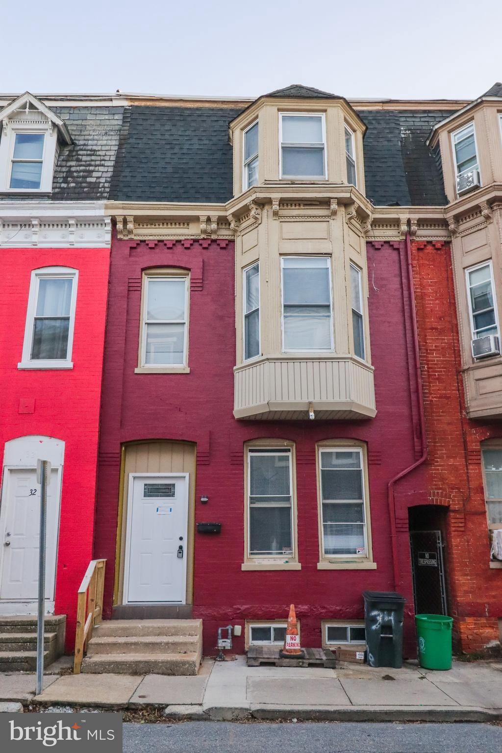 Photo of 34 W Maple Street, YORK, PA 17401 (MLS # PAYK2095262)