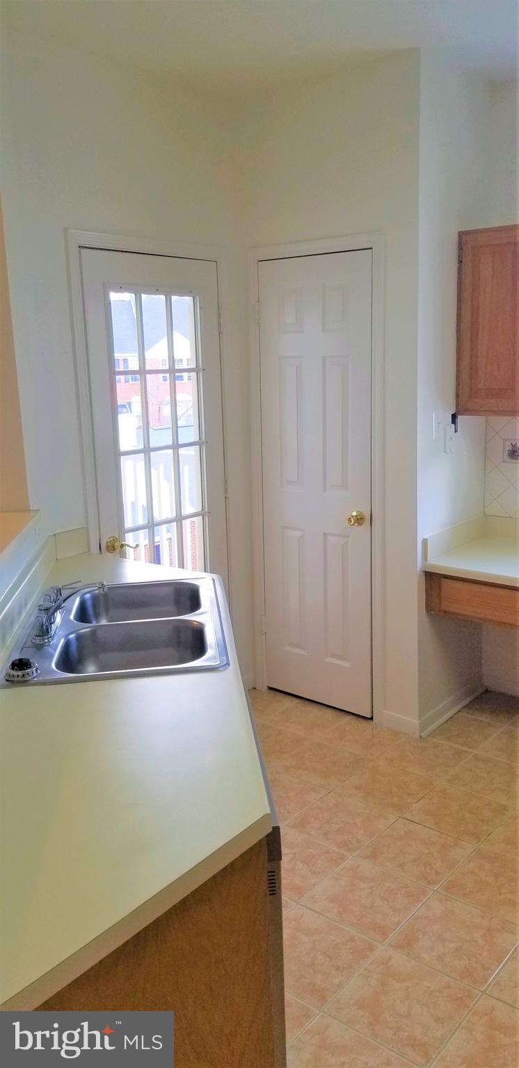 BROOKMEADE - Residential Lease