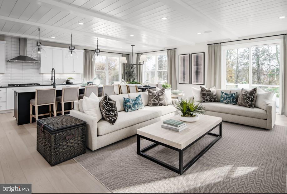 PARKSIDE VILLAGE - Residential