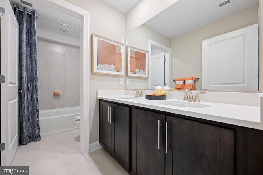 GREENWOOD VILLAGE - Residential