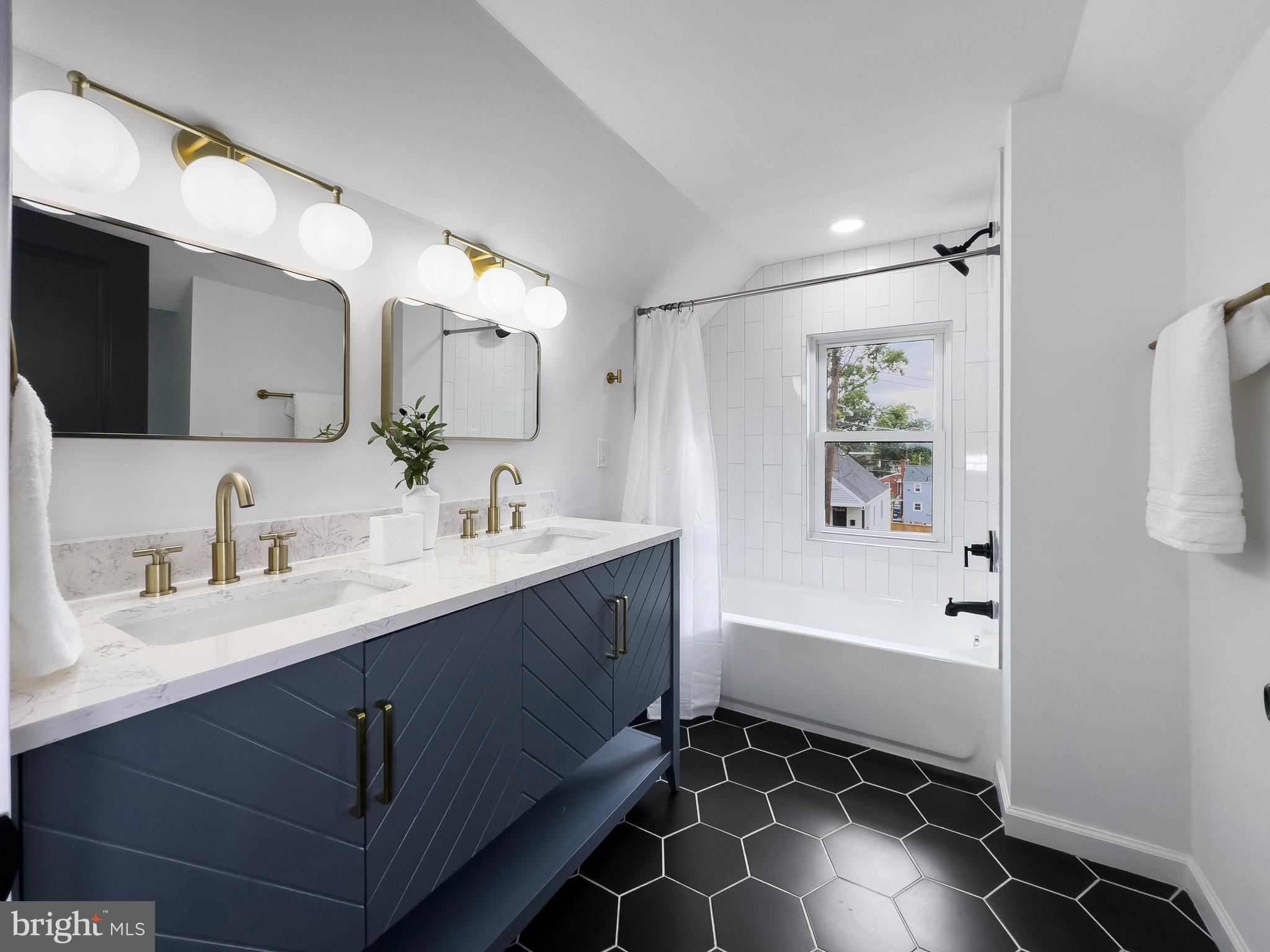 CORAL HILLS - Residential