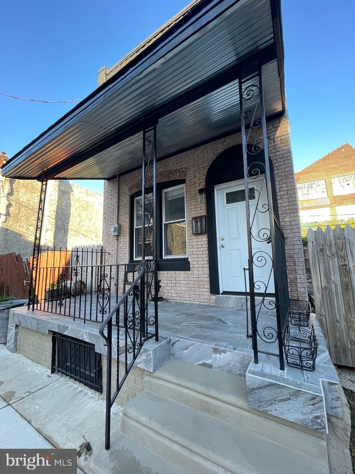 EAST FALLS - Residential