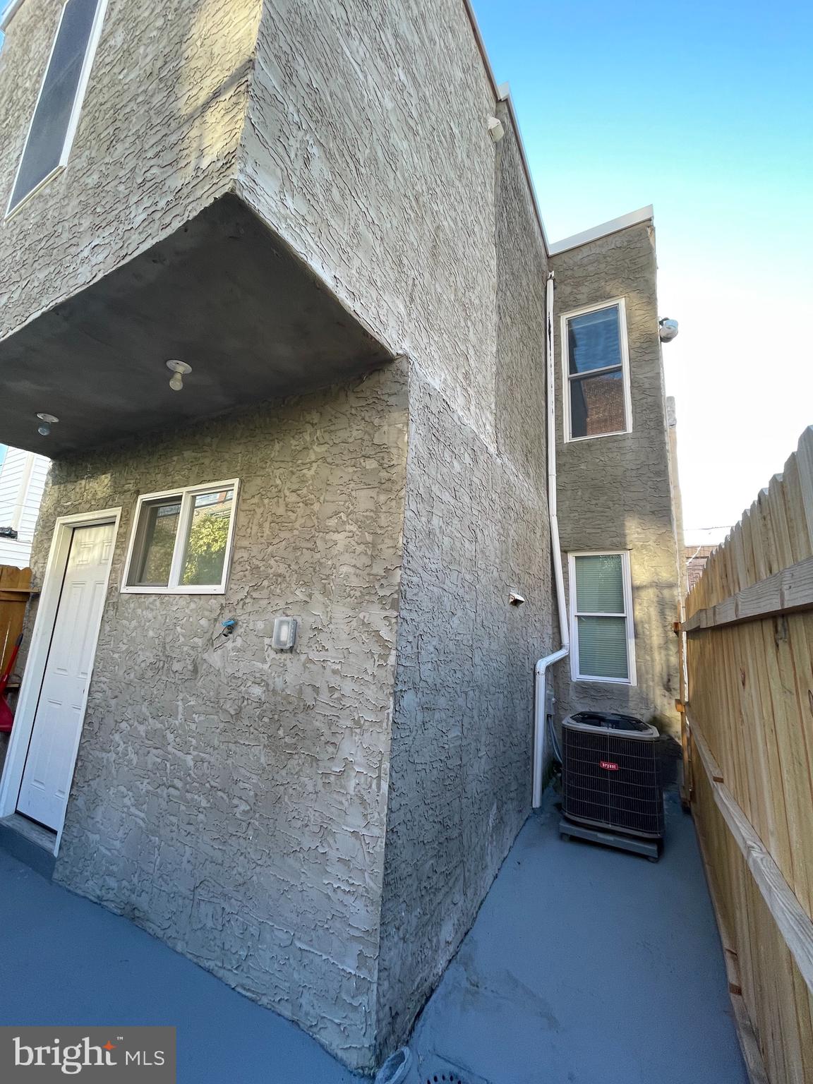 EAST FALLS - Residential