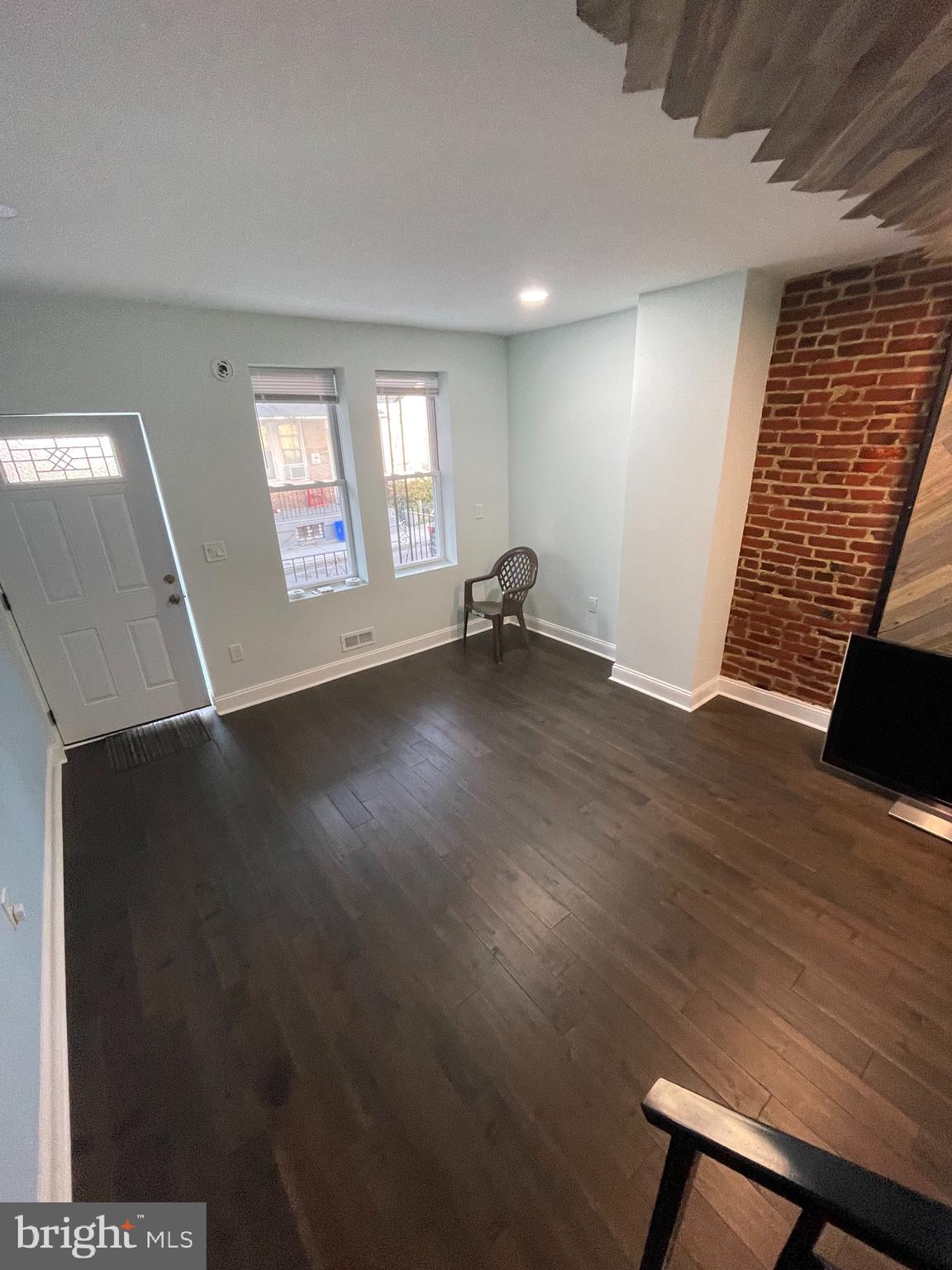 EAST FALLS - Residential