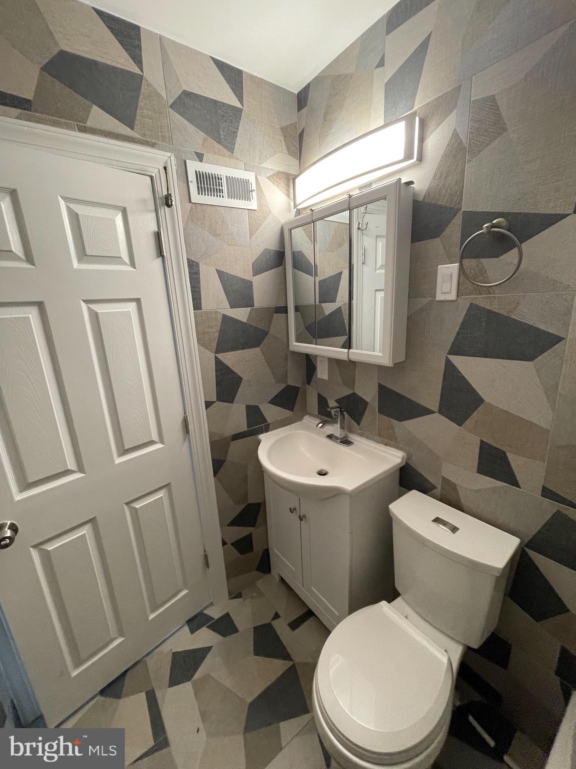 EAST FALLS - Residential