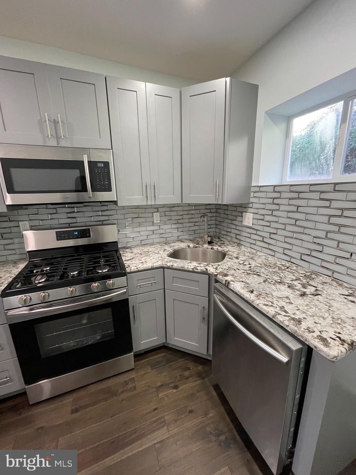 EAST FALLS - Residential