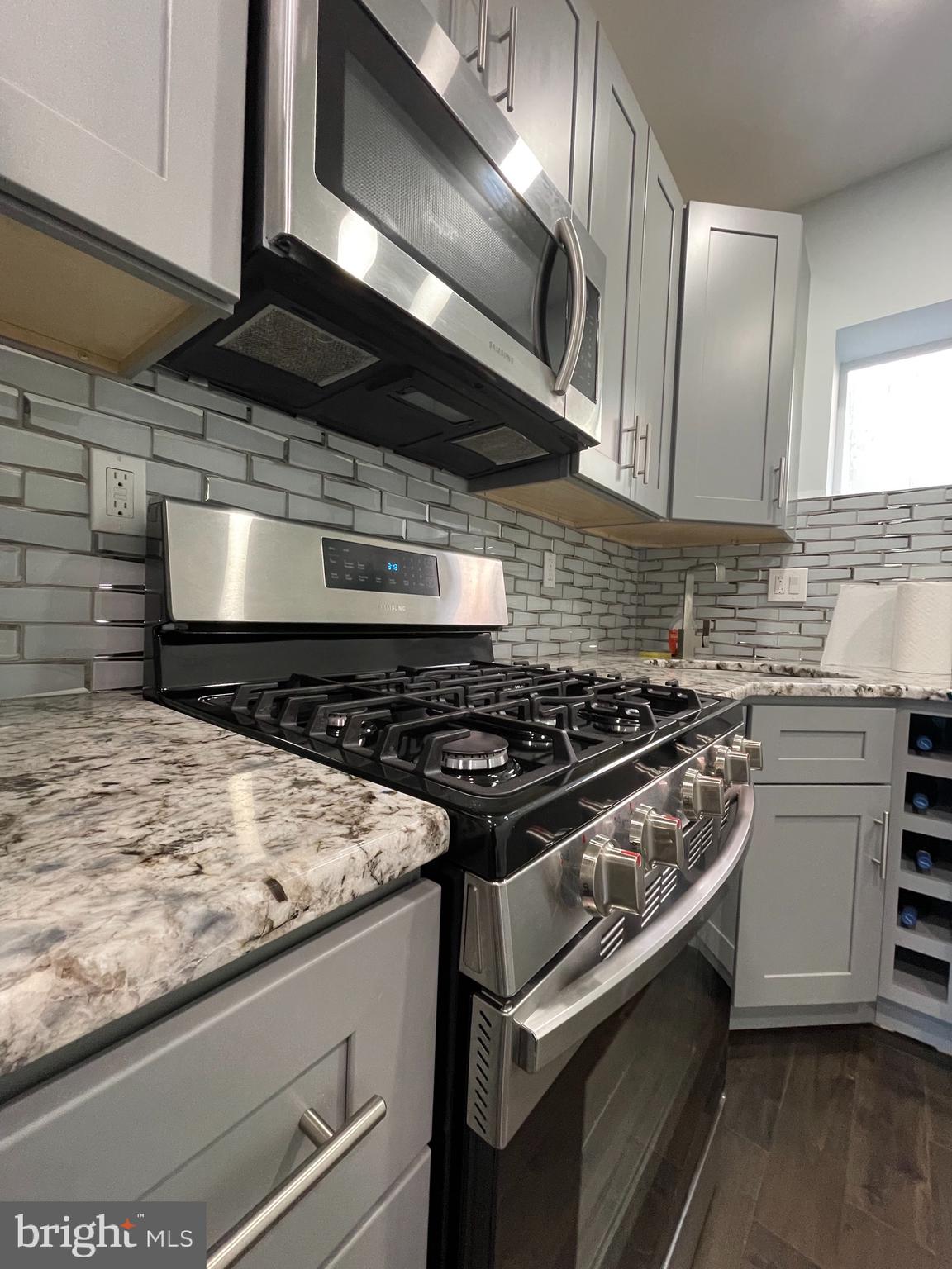 EAST FALLS - Residential