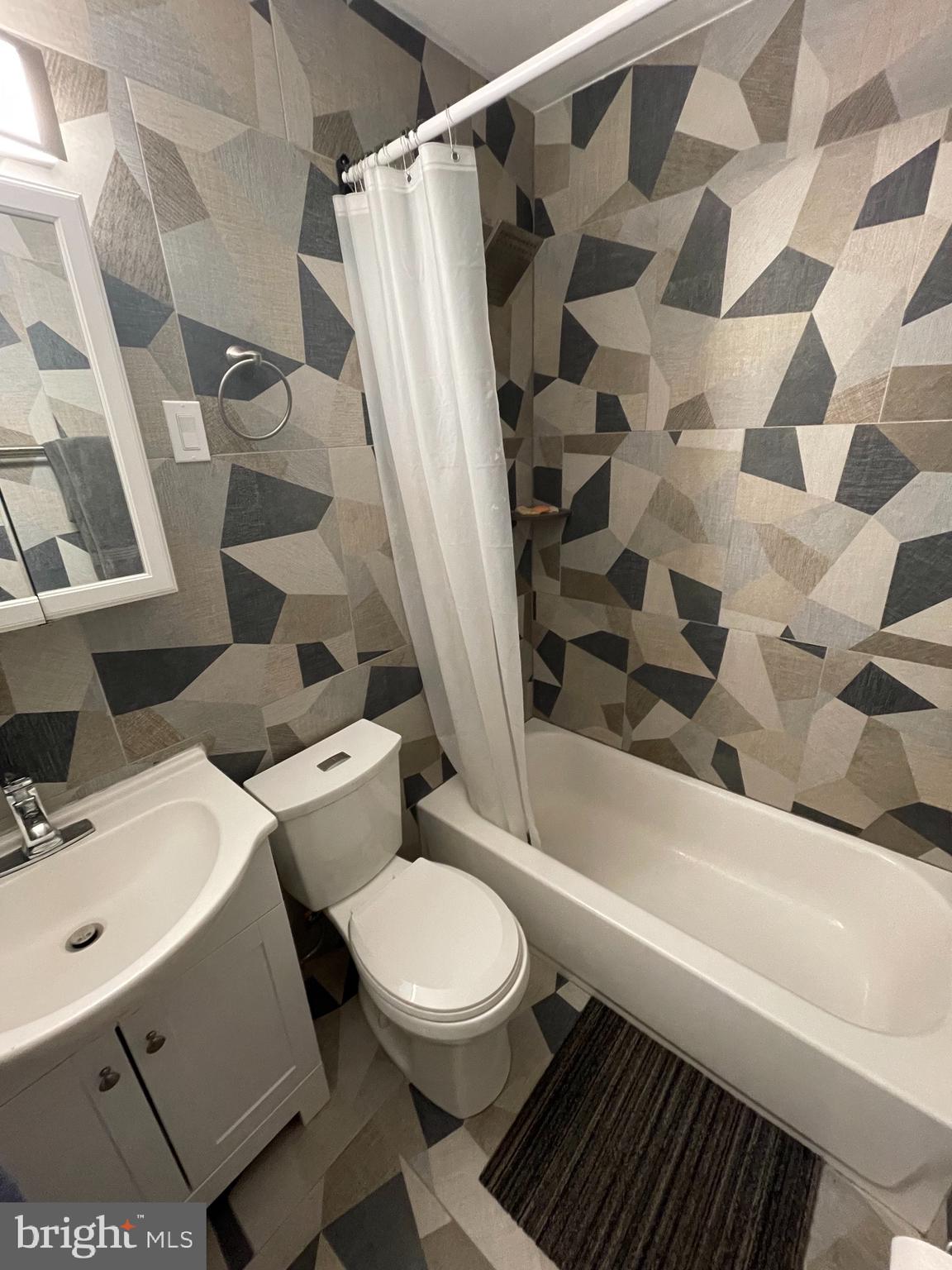 EAST FALLS - Residential