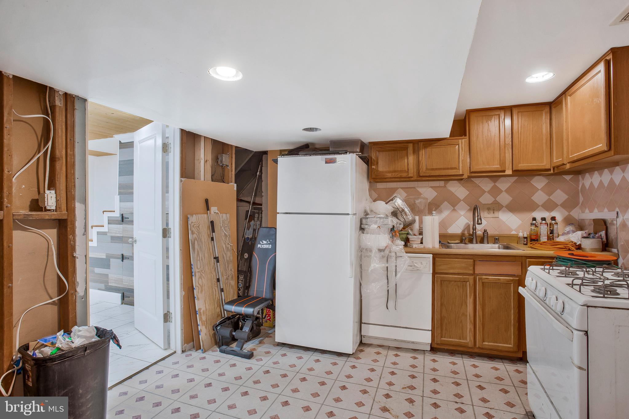 LANHAM WOODS - Residential