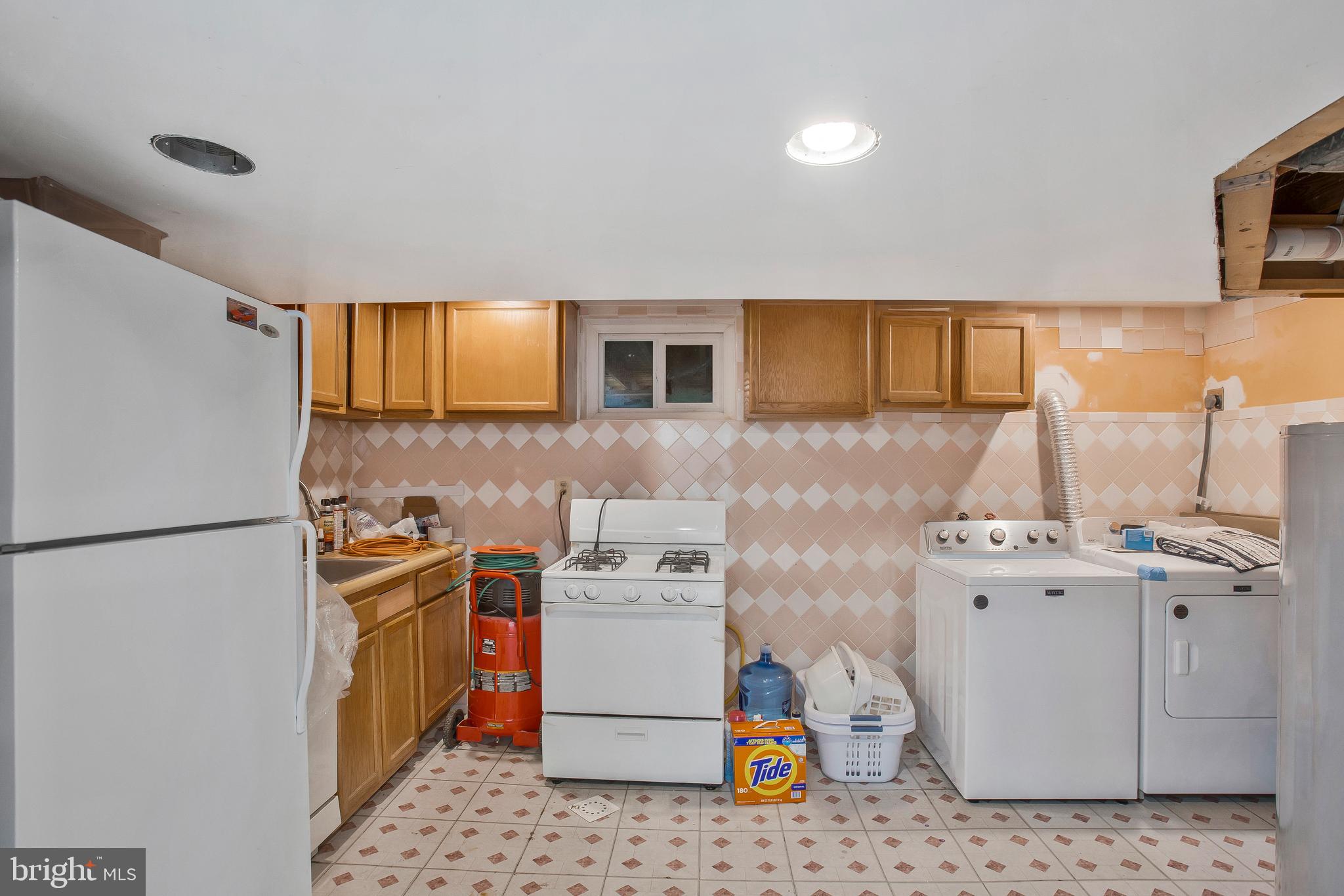 LANHAM WOODS - Residential