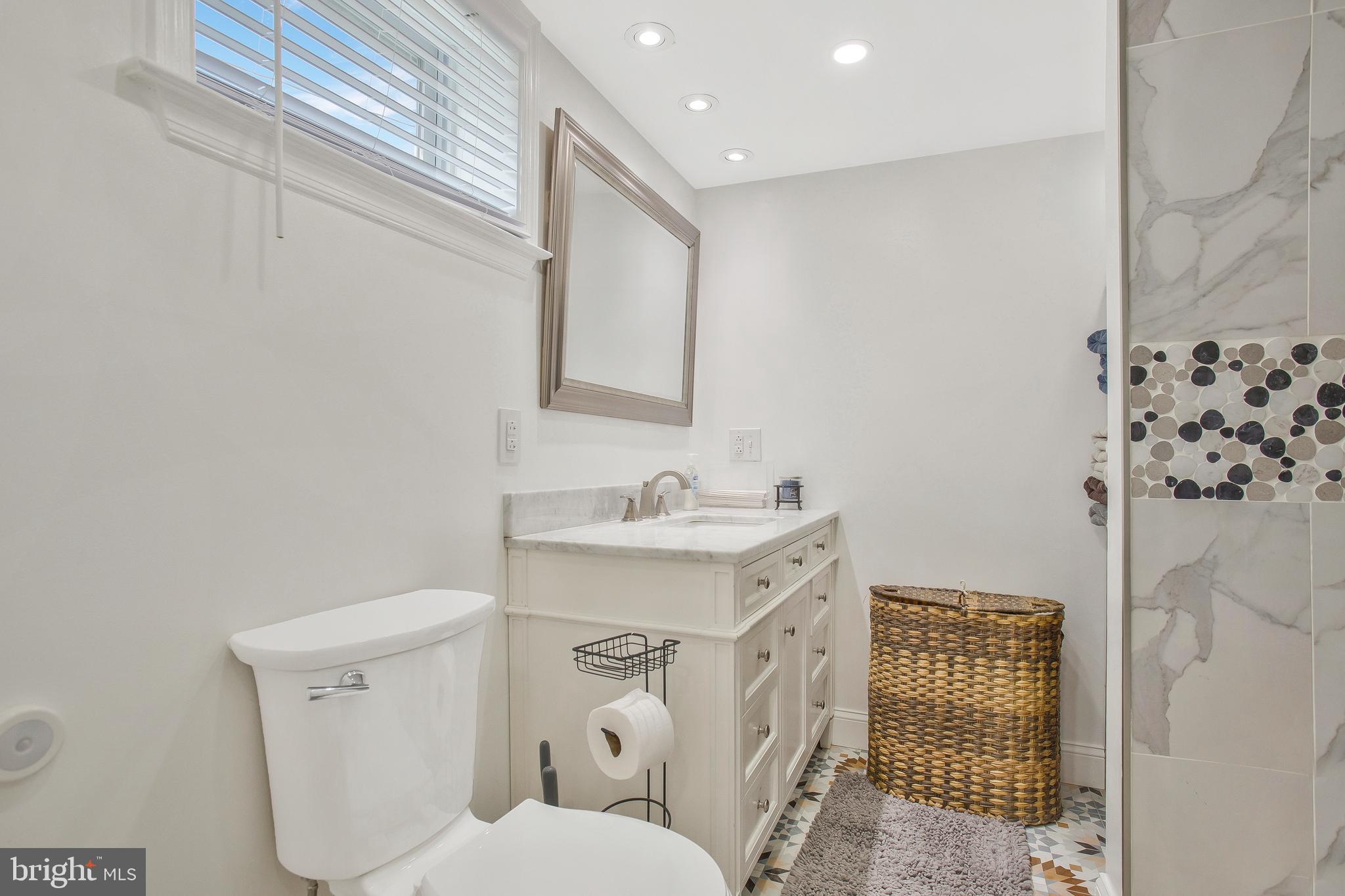 LANHAM WOODS - Residential