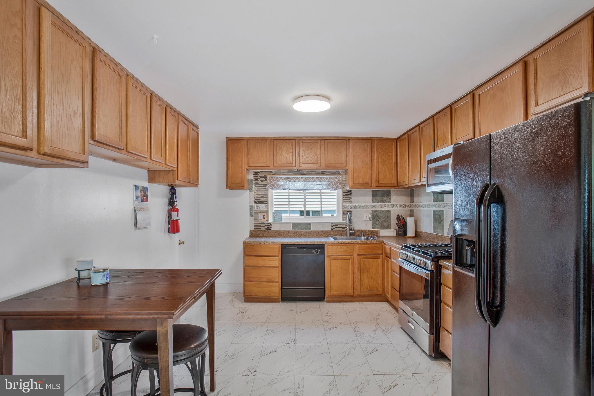 LANHAM WOODS - Residential