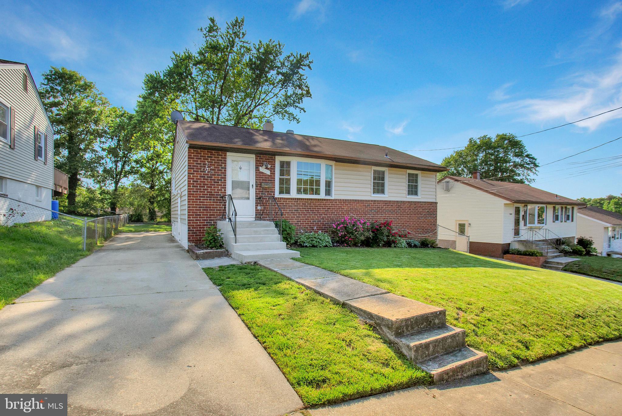 LANHAM WOODS - Residential