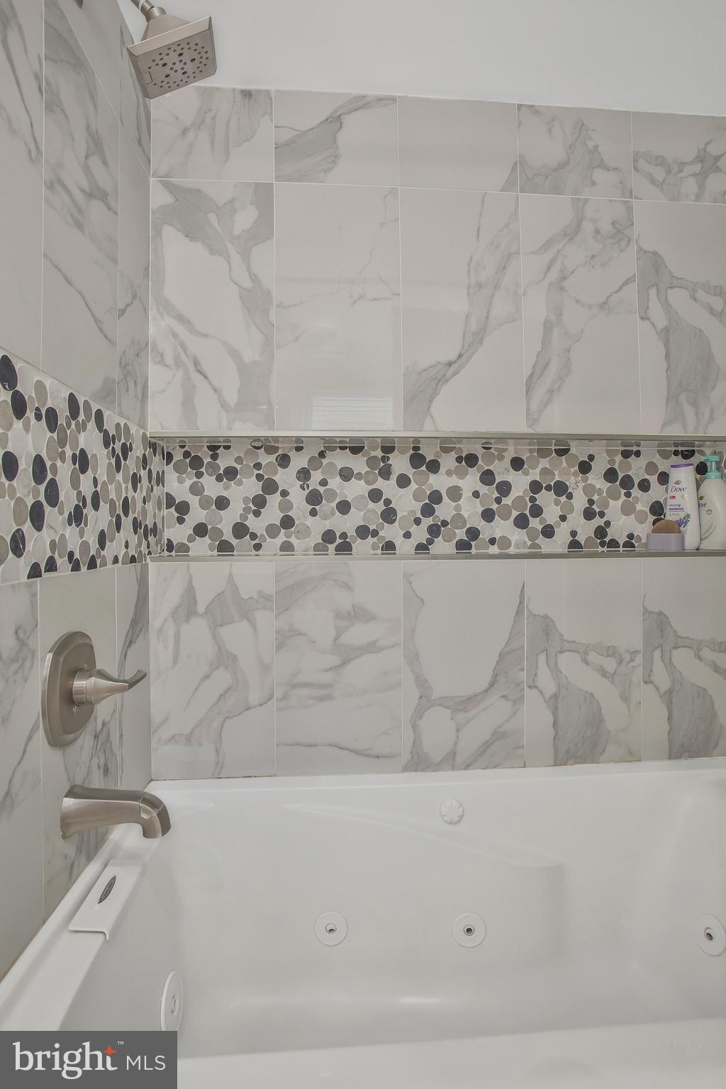 LANHAM WOODS - Residential