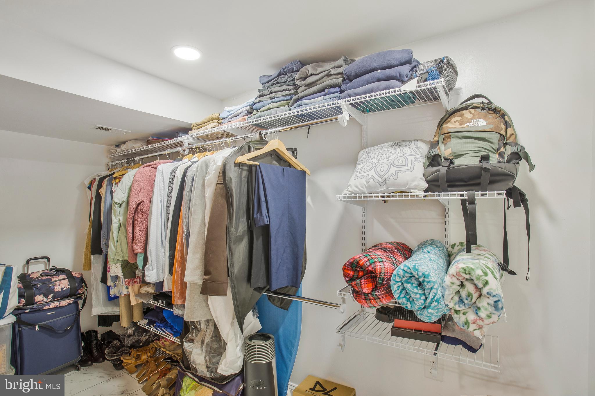 LANHAM WOODS - Residential