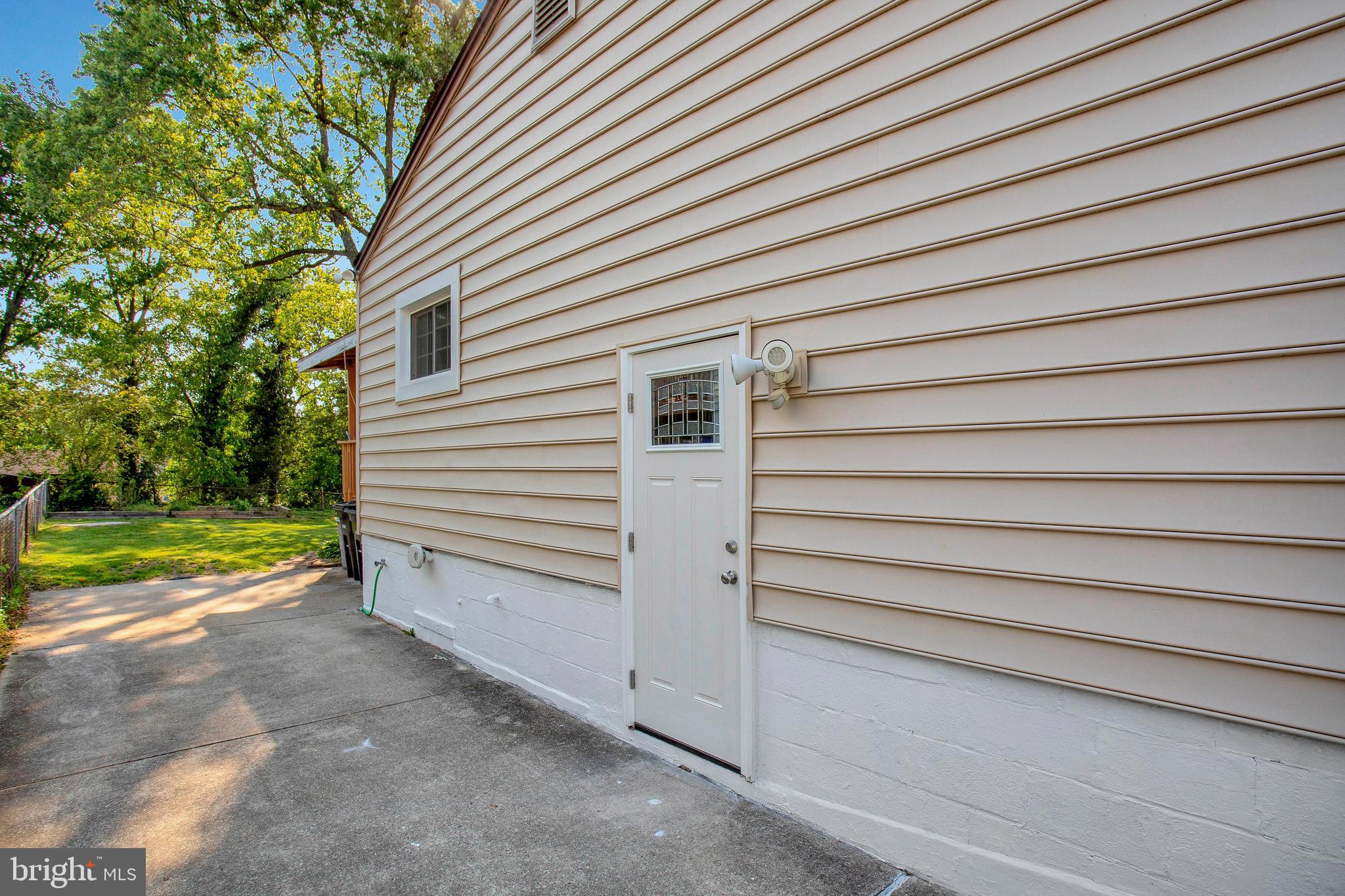 LANHAM WOODS - Residential