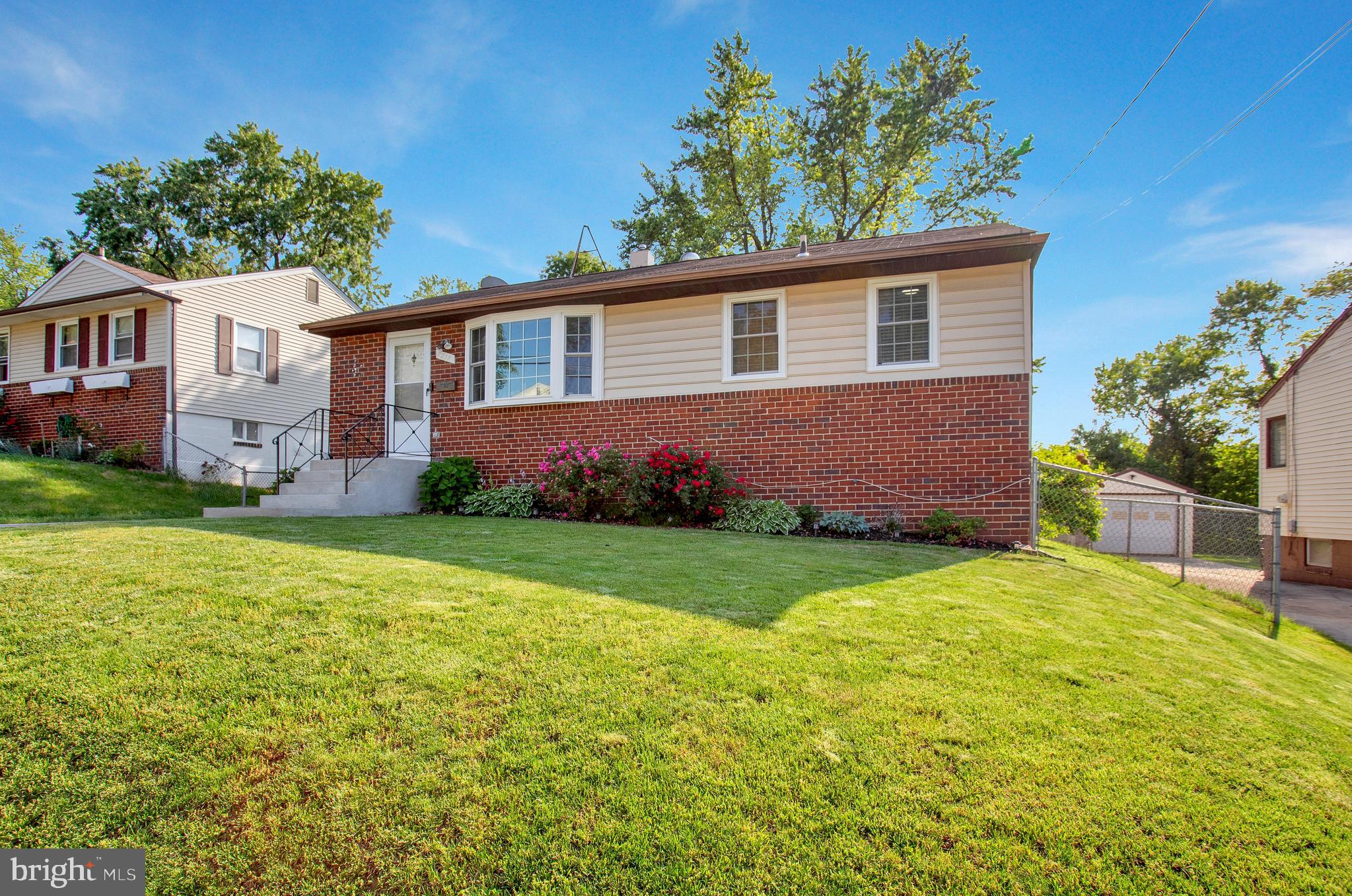 LANHAM WOODS - Residential