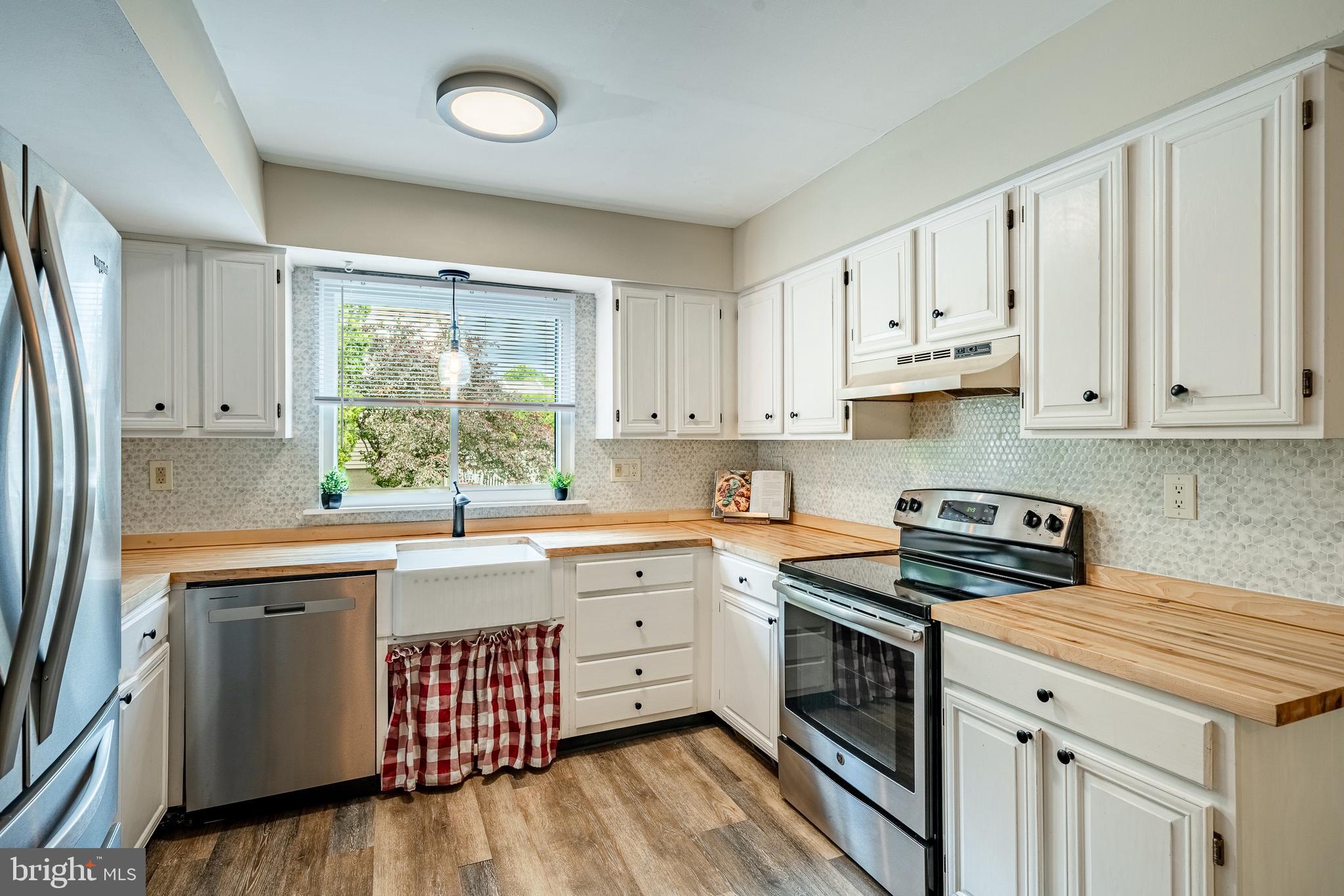 2806 EAGLE ROAD 2806
