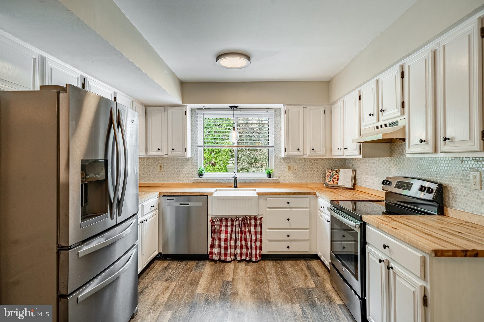2806 EAGLE ROAD 2806