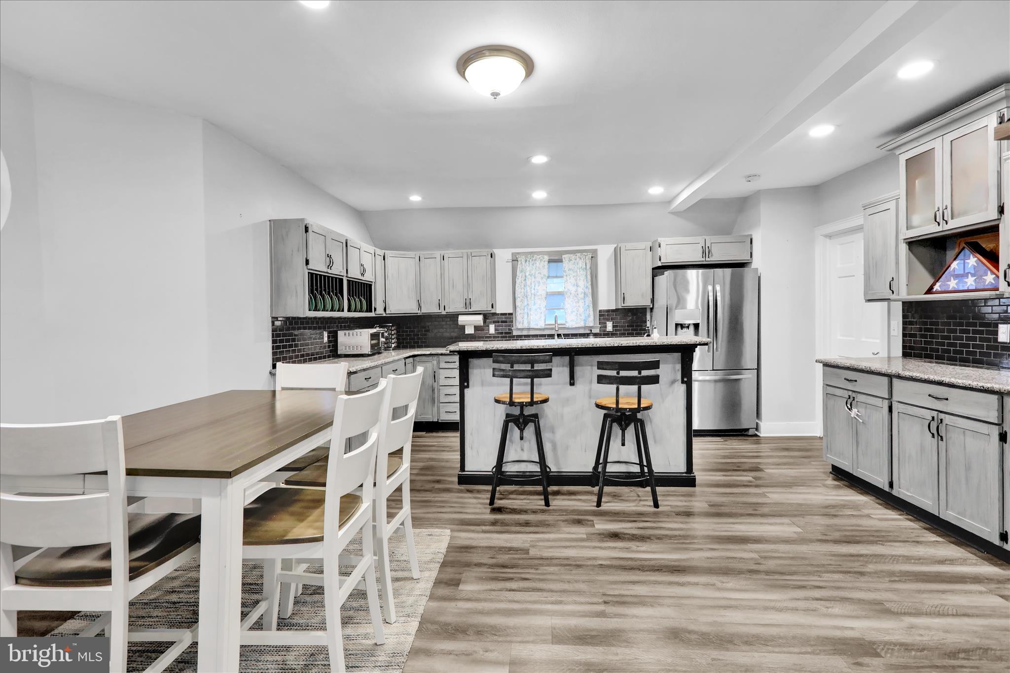 2152 CLEVELAND AVENUE