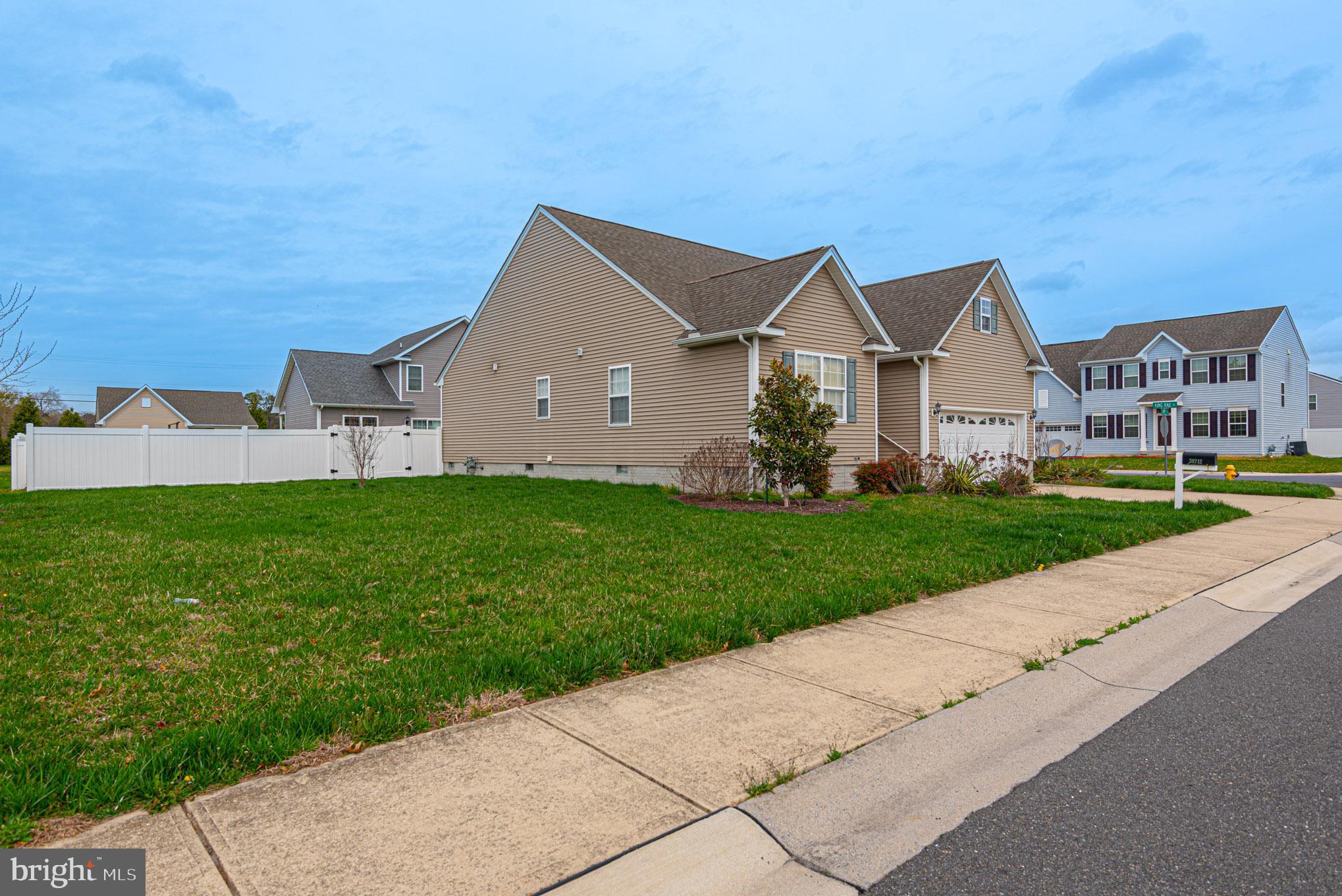 HERON PONDS - Residential