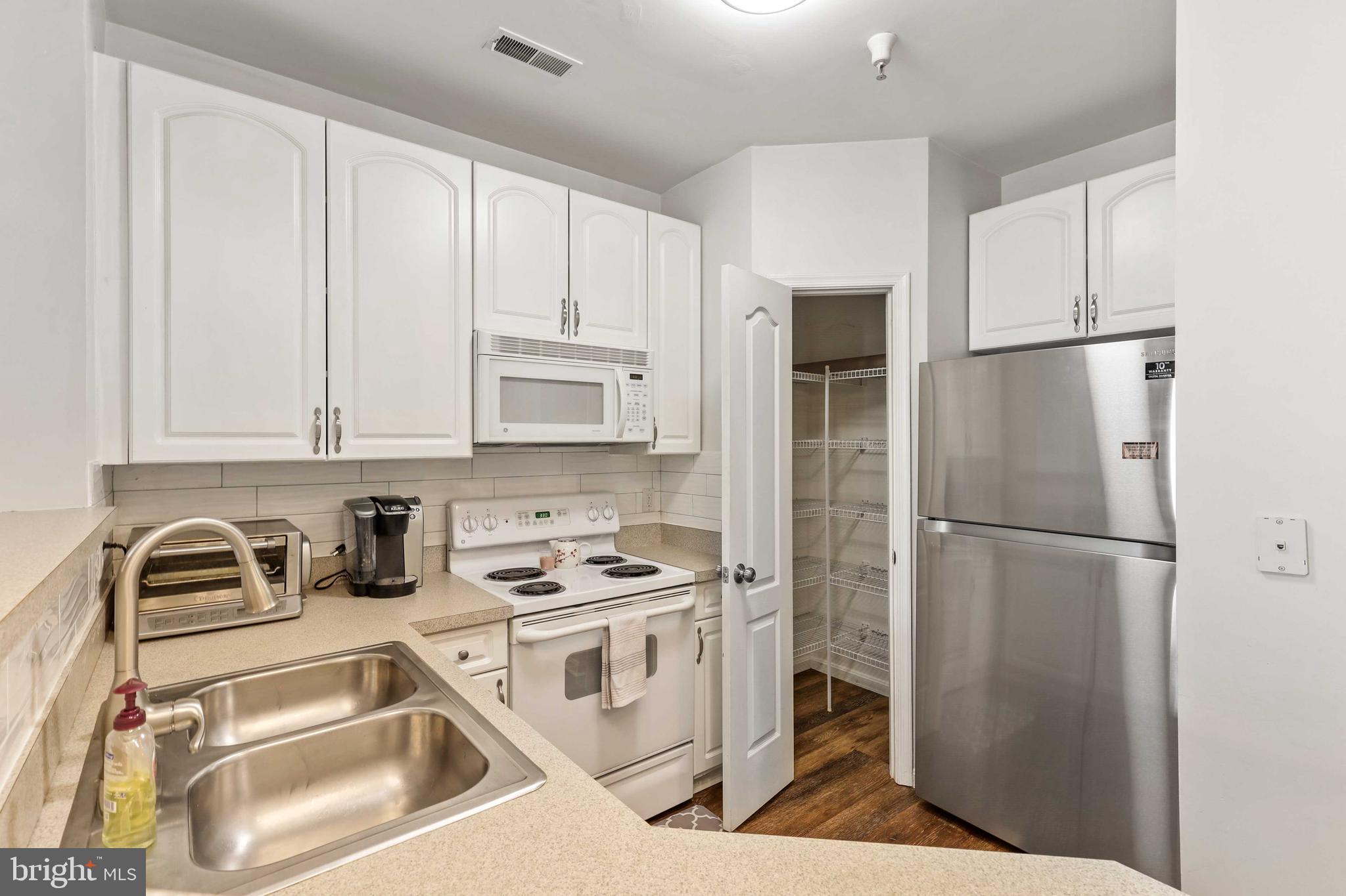 HIGH VIEW AT HUNT VALLEY - Residential