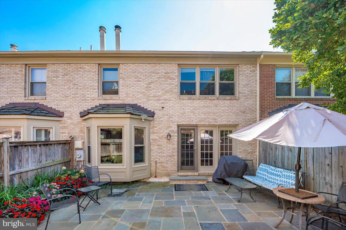 MANOR VILLAGE - Residential