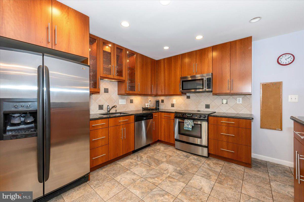 MANOR VILLAGE - Residential