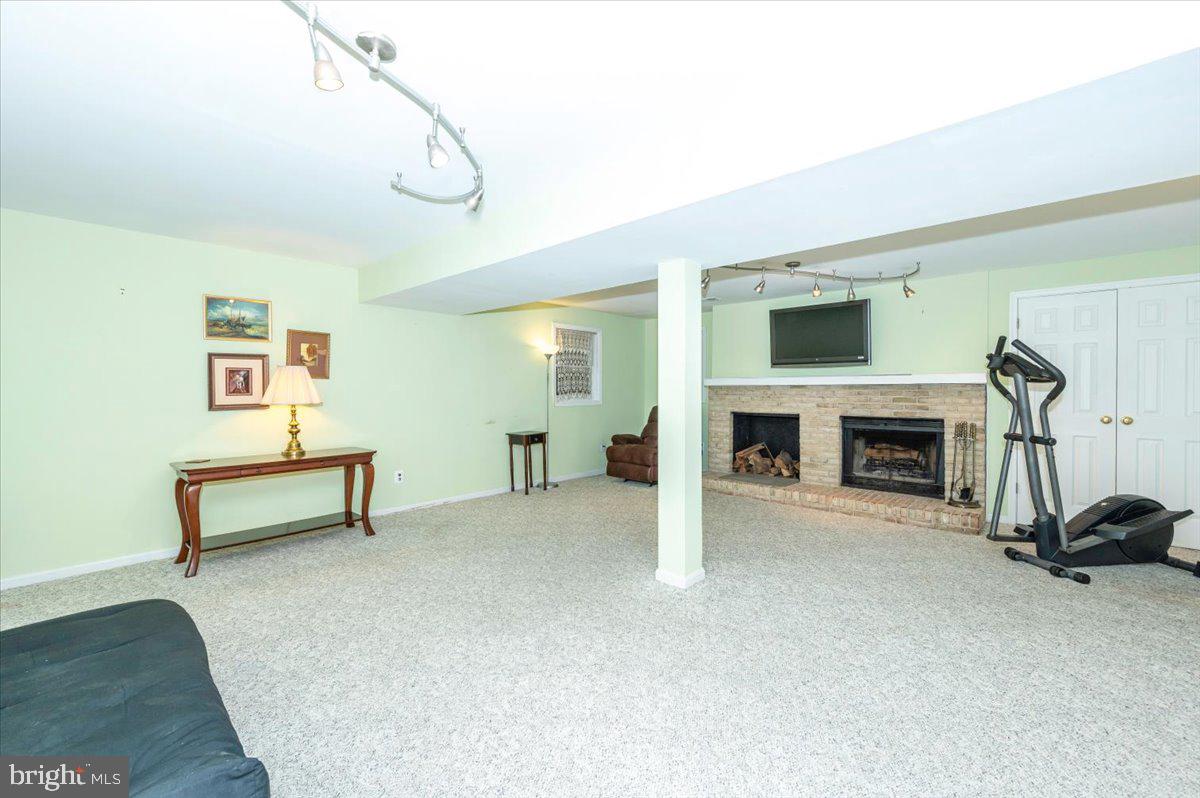 MANOR VILLAGE - Residential