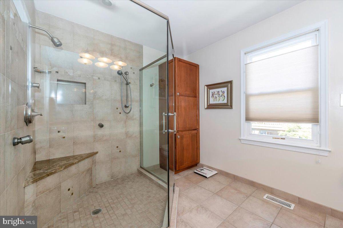 MANOR VILLAGE - Residential