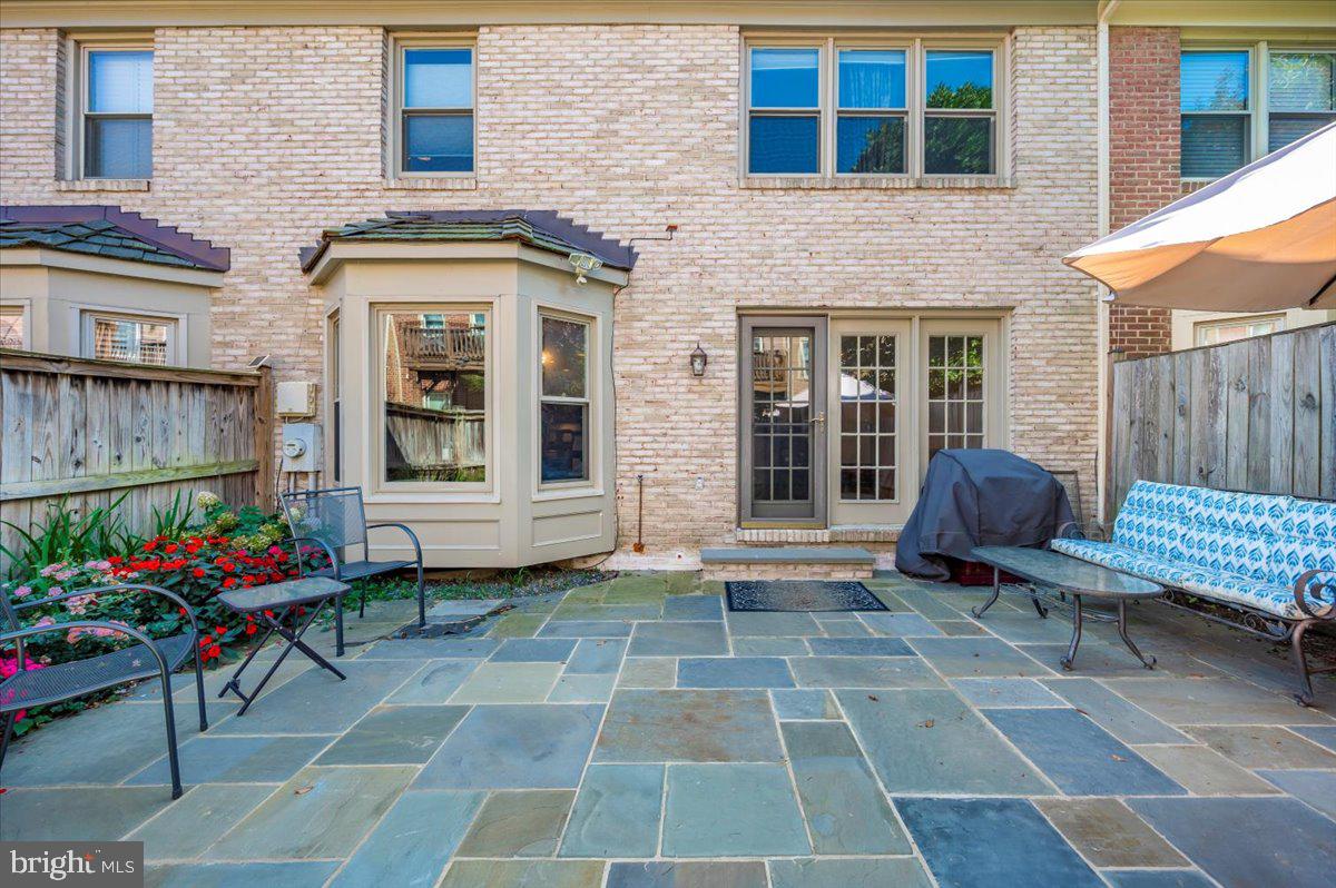 MANOR VILLAGE - Residential