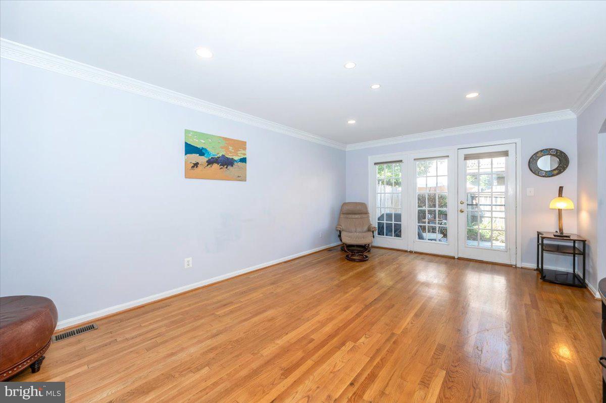 MANOR VILLAGE - Residential