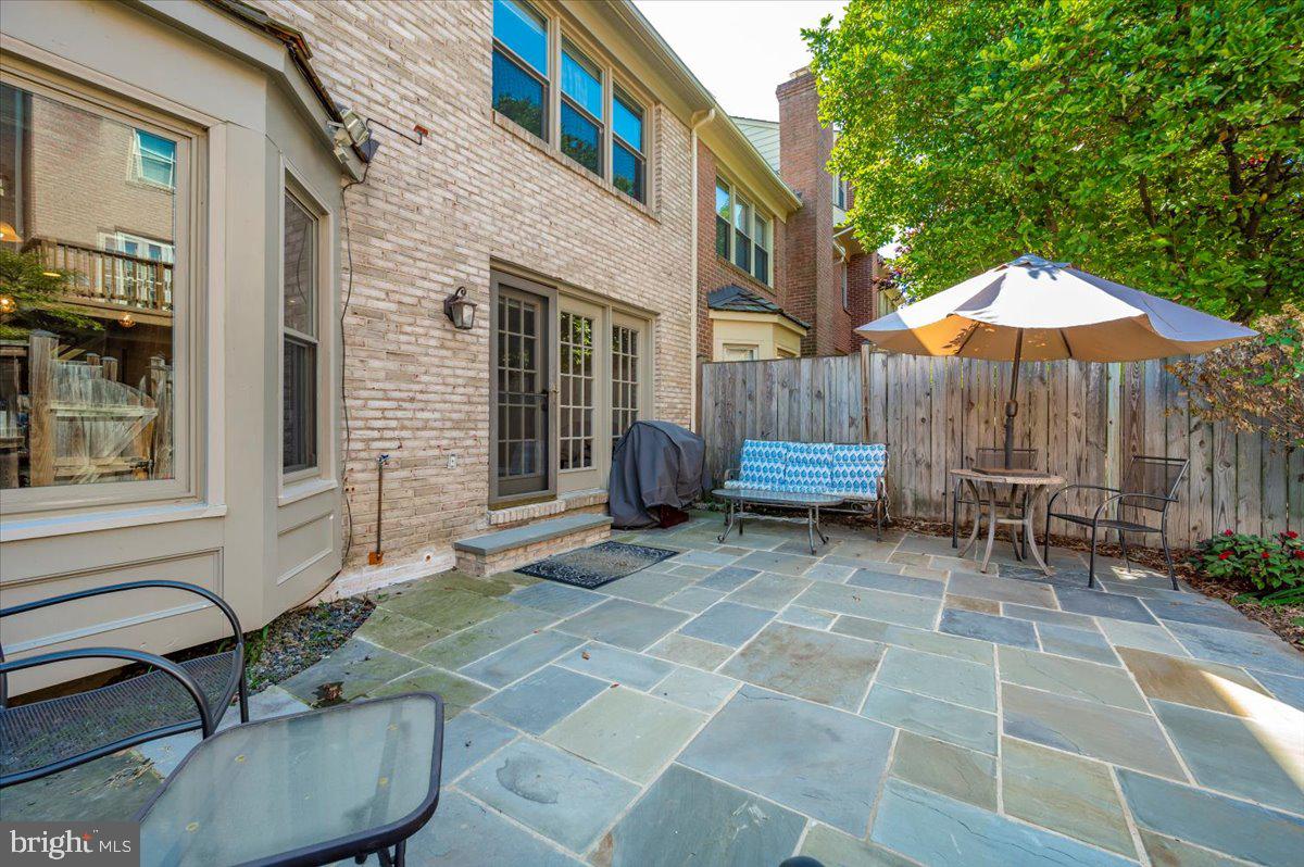 MANOR VILLAGE - Residential